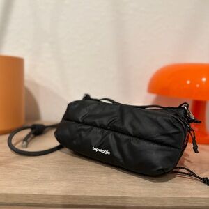 Topologie bottle sacoche black bag with custom strap